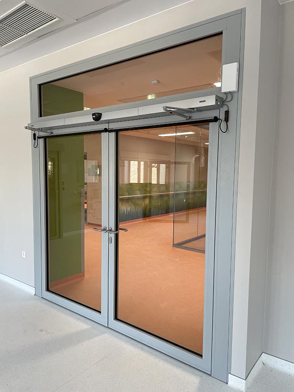 avtomatska krilna vrata1_mont-ap